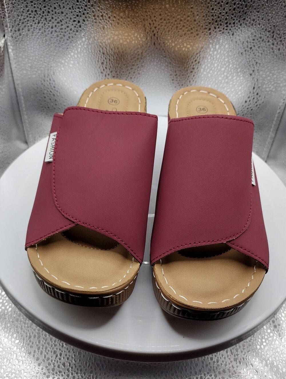 Fashion wedge sandals featuring a comfortable cushioned insole Size 36 (US 6)